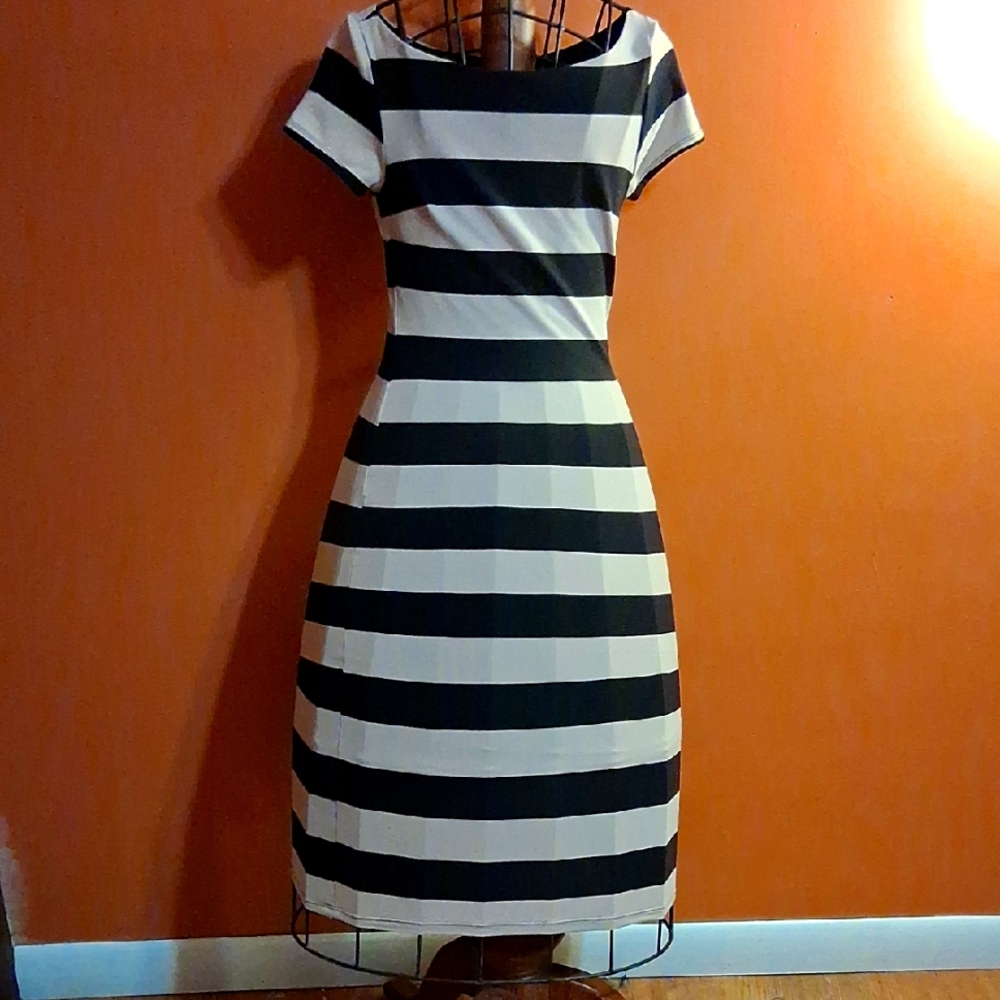 bebe XXS Black and White Striped Dress